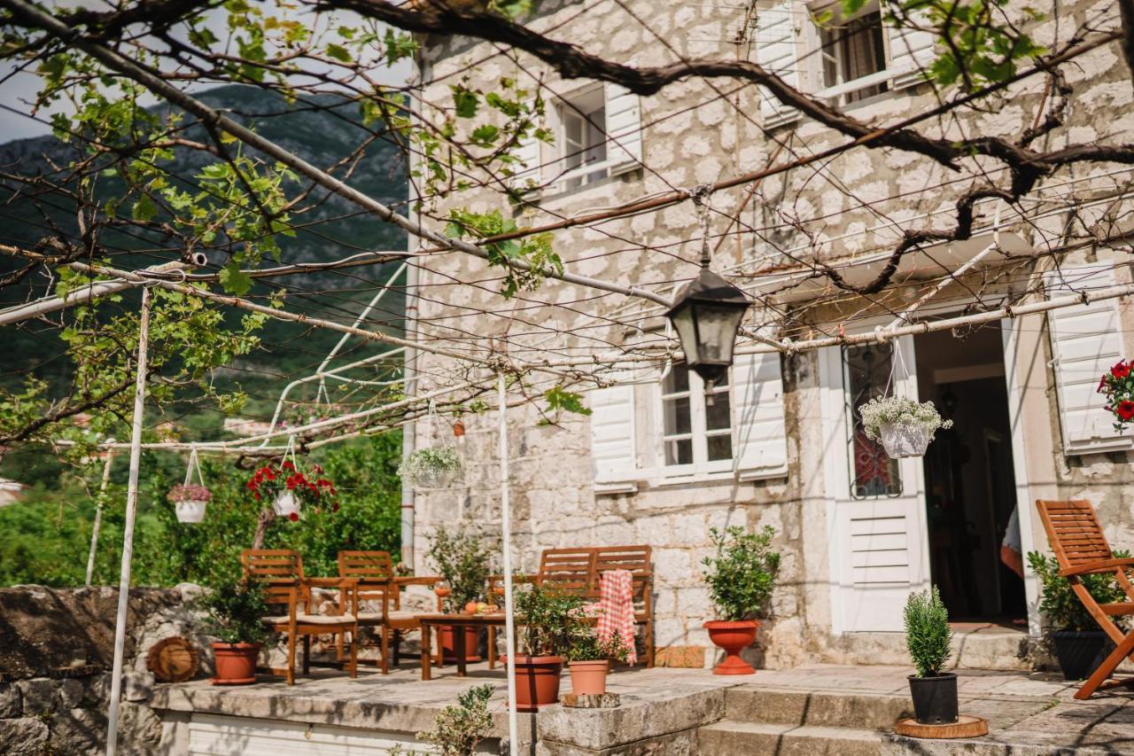 White Shutters House Vila Risan Exterior foto