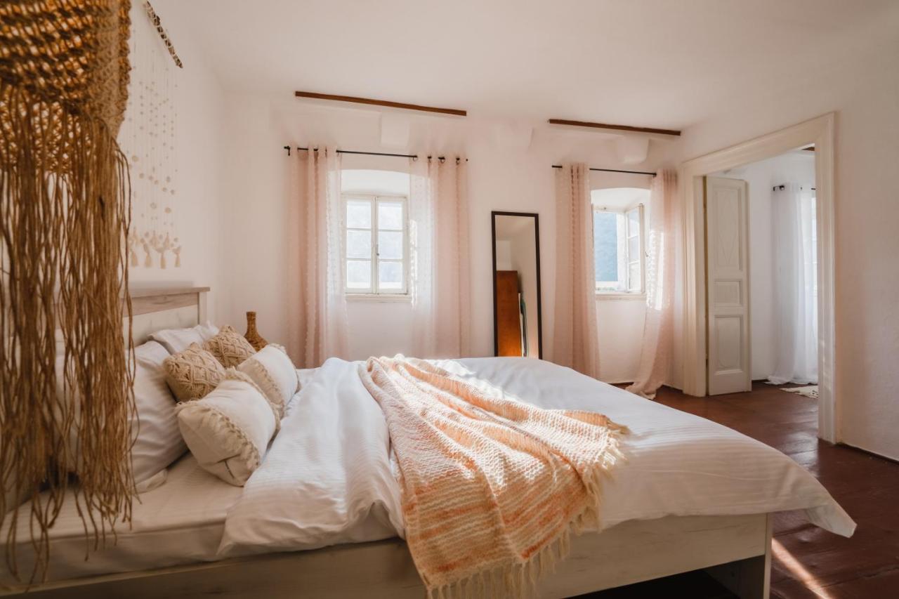 White Shutters House Vila Risan Exterior foto