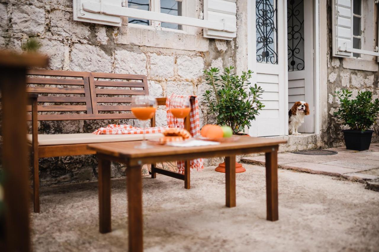 White Shutters House Vila Risan Exterior foto